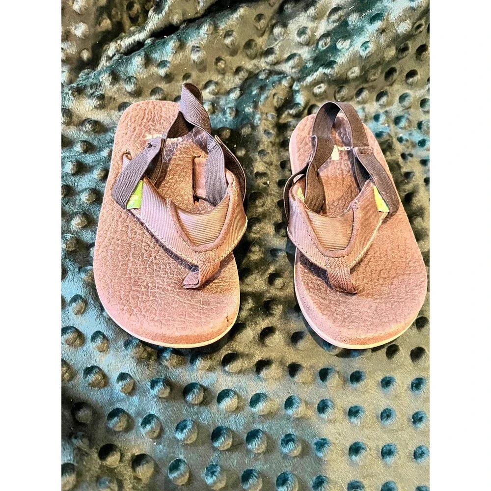 Sanuk toddler kids brown size 8/9 8c 9c sandals flip flops